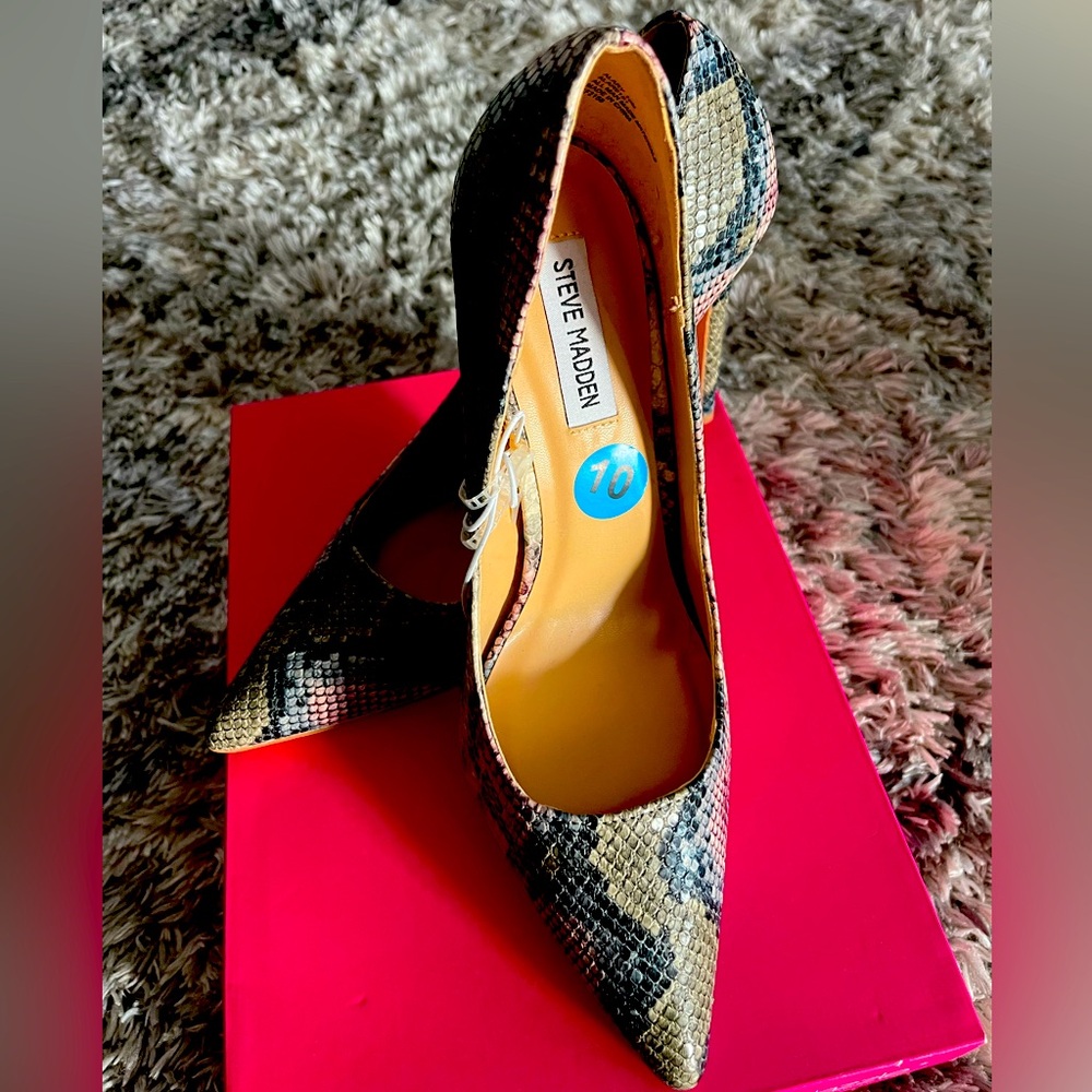 Steve Madden grey and rose snakeskin heels.